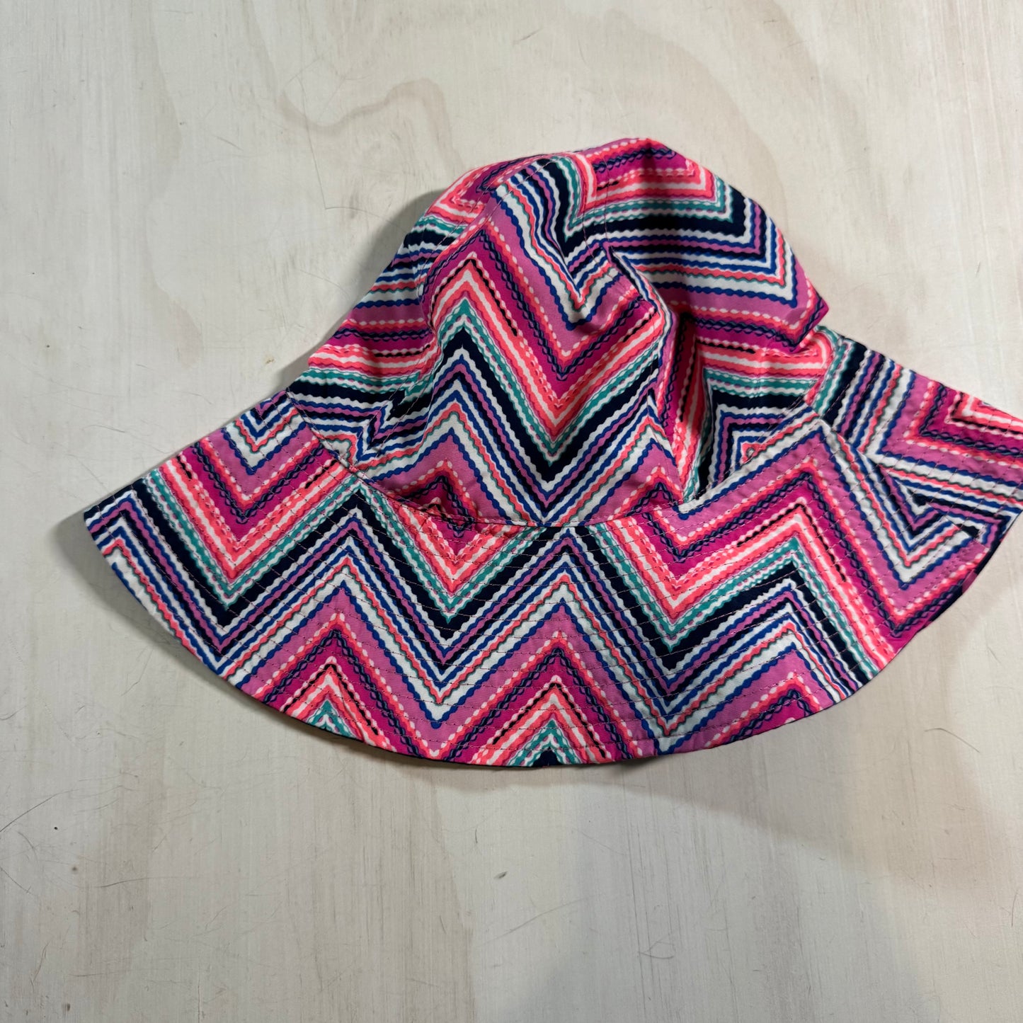 OshKosh - Hat (2-4T)