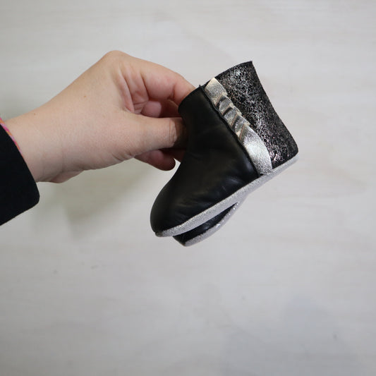 Robeez - Boots (3-6M)