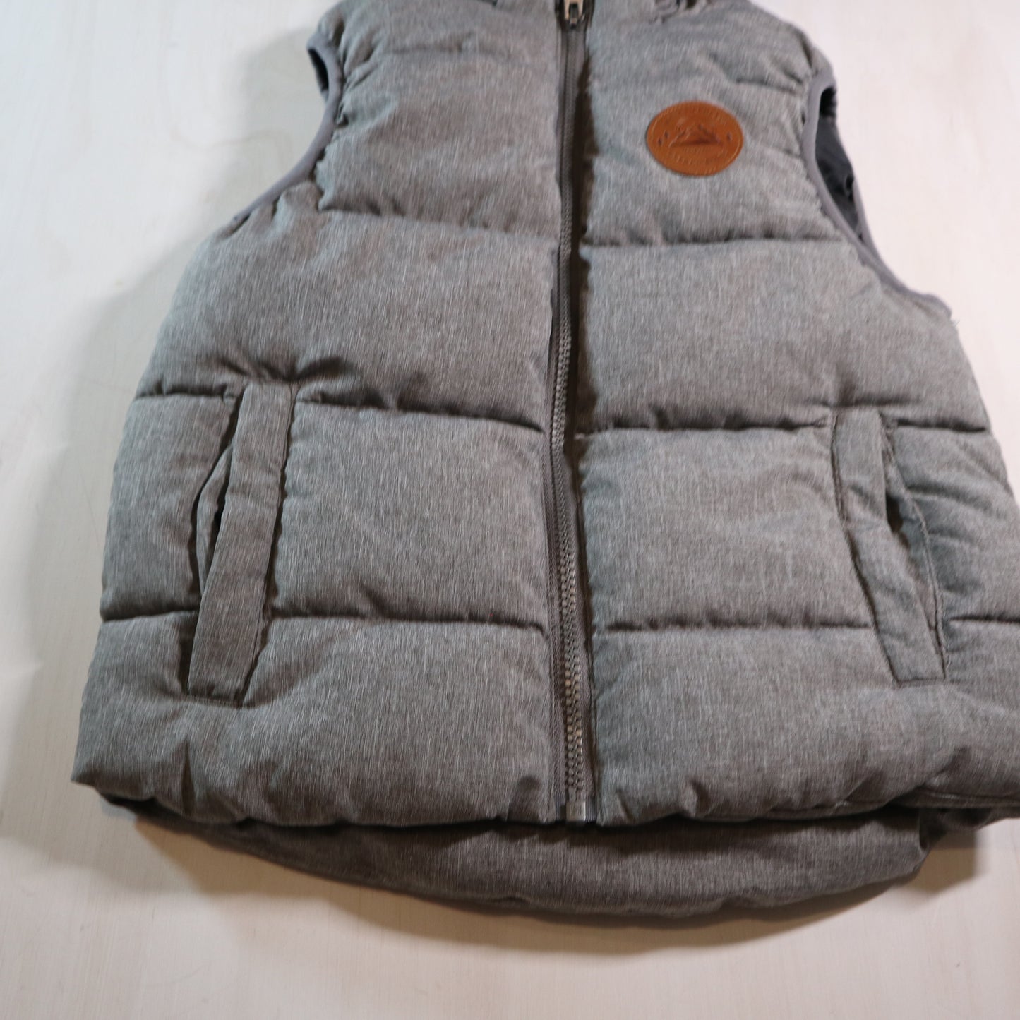 H&M - Vest (6-8Y)