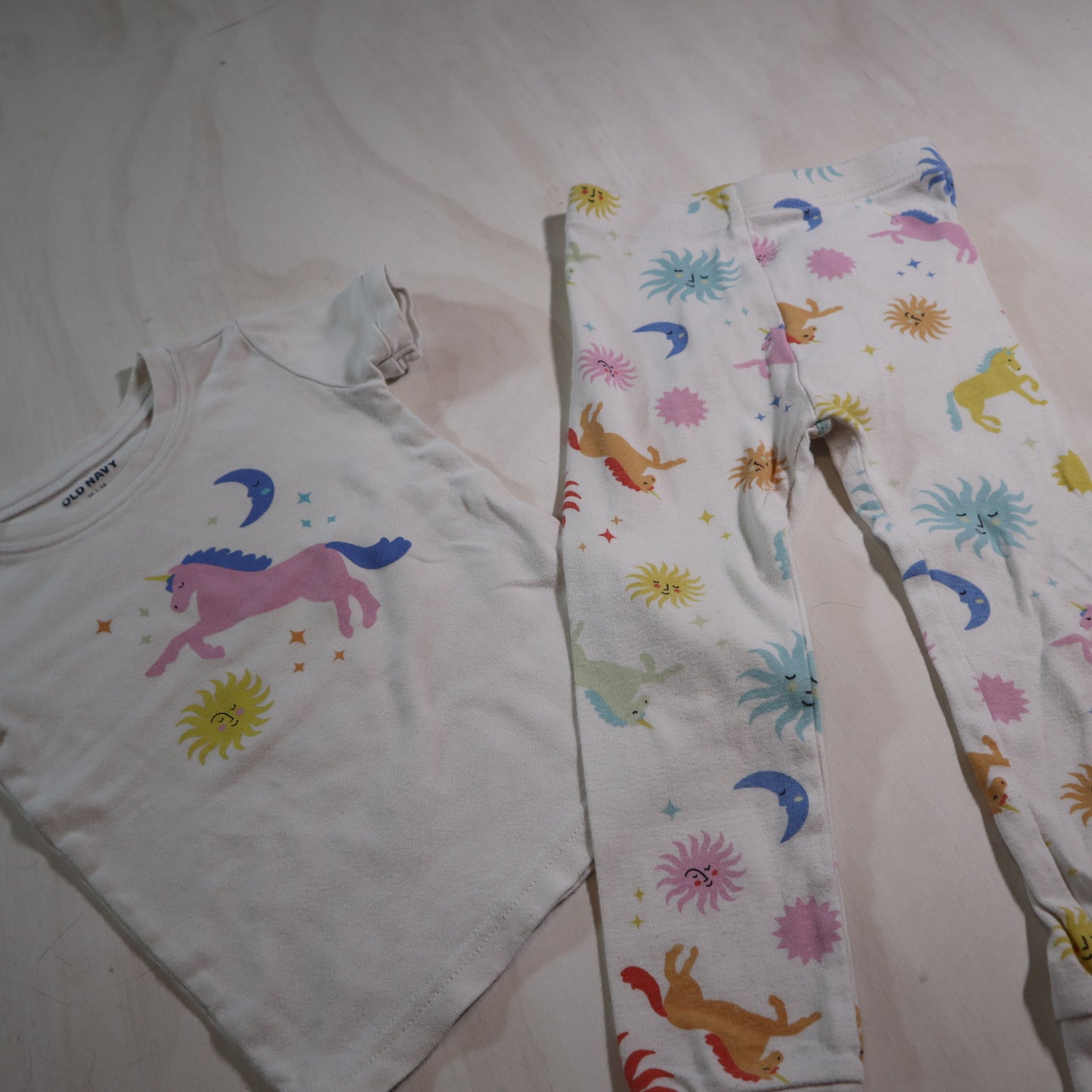 Old Navy - Pajamas (3T)