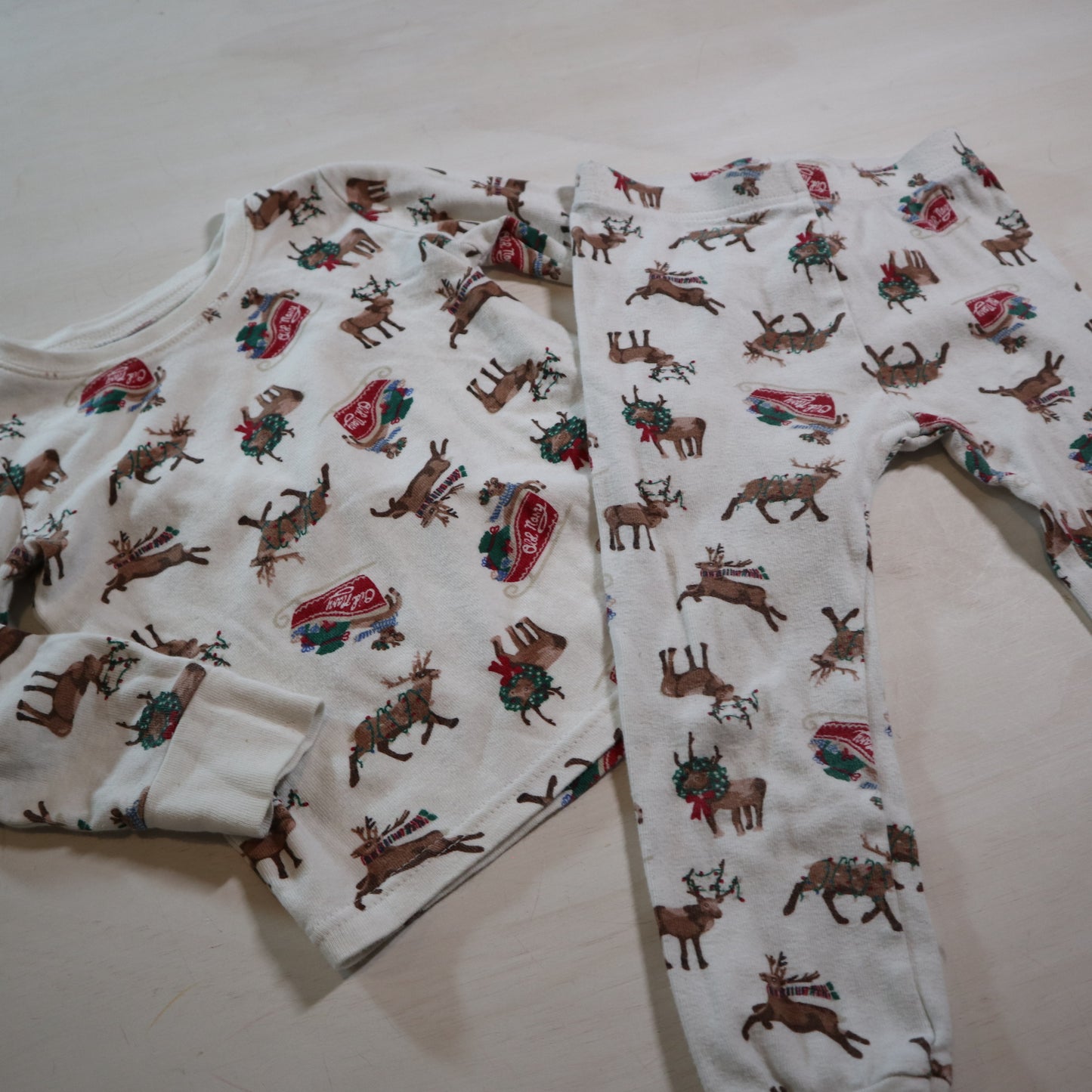 Old Navy - Pajamas (3T)