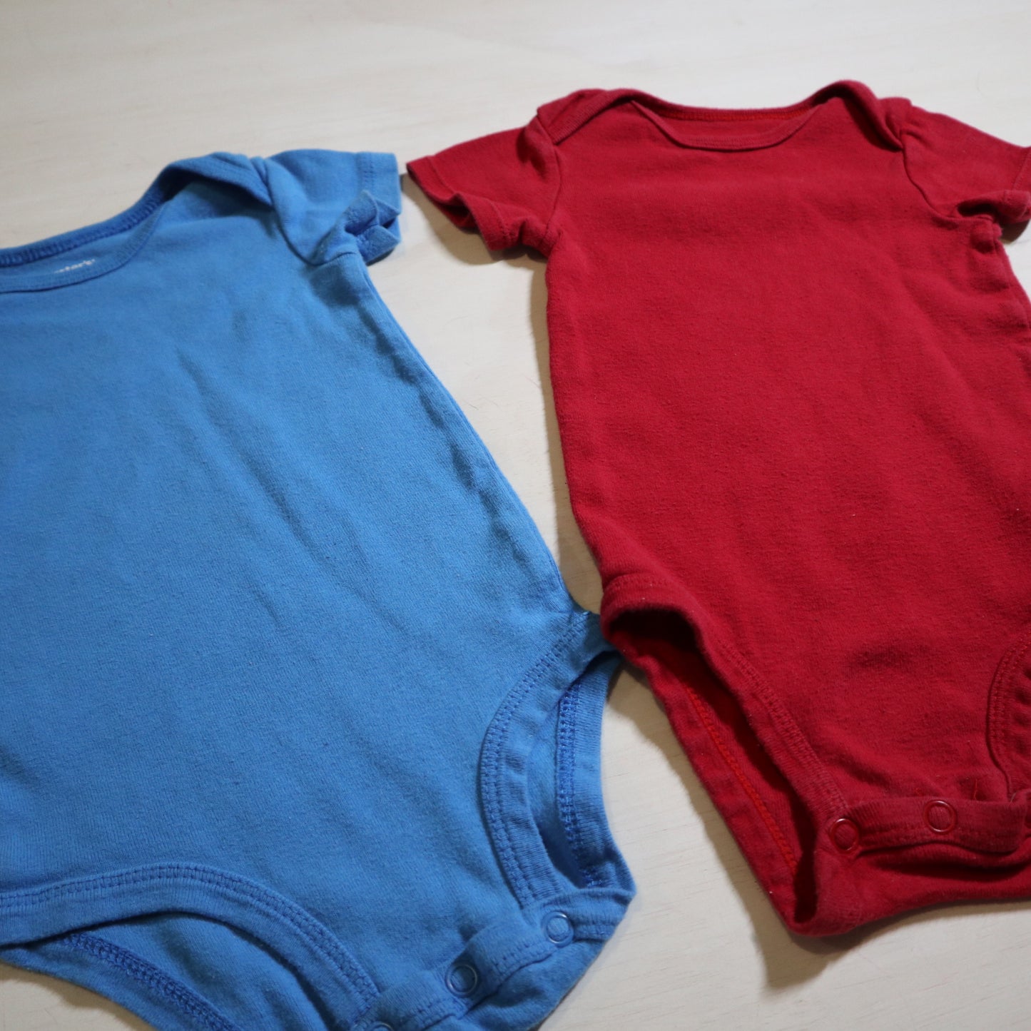 Carters - Onesies (9M)