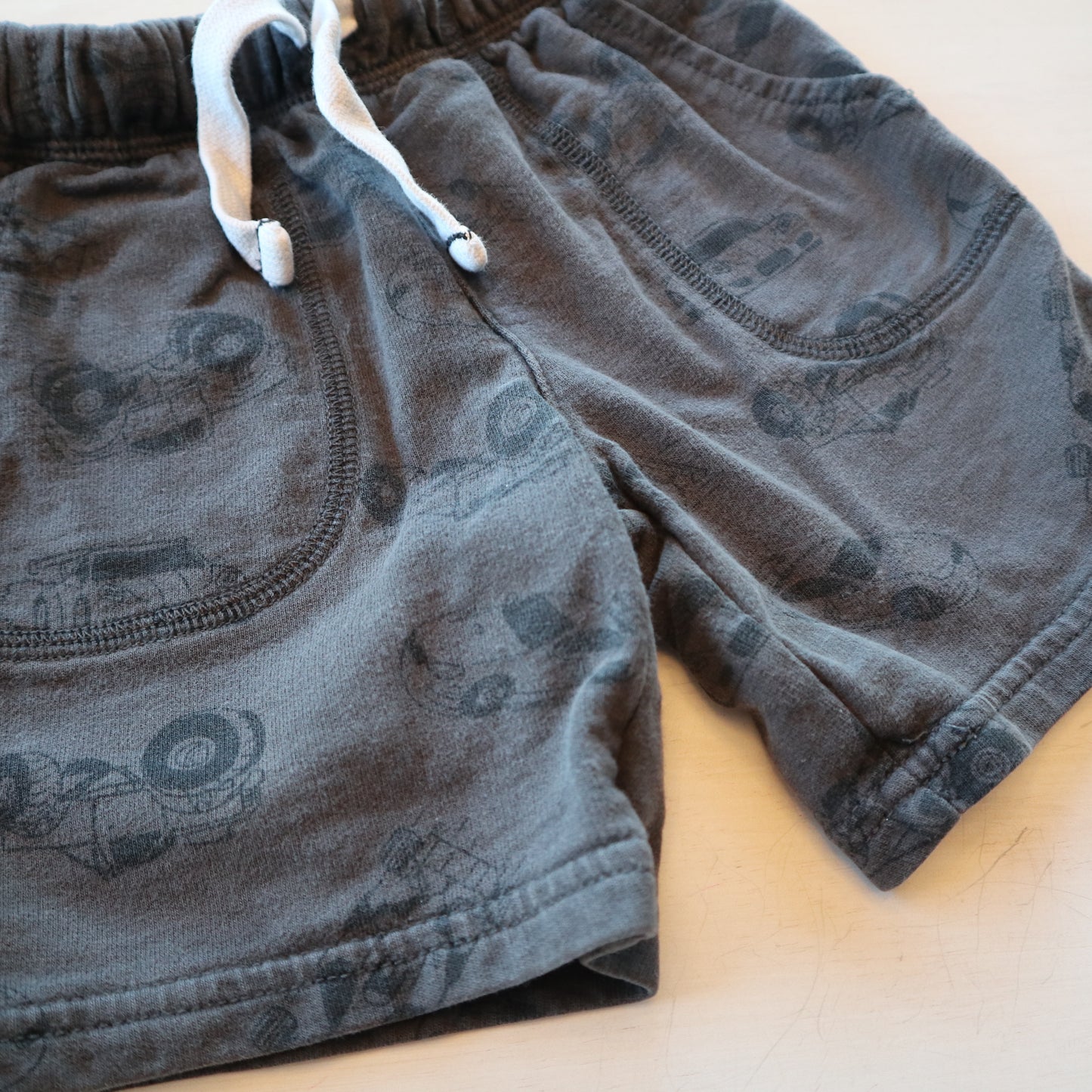 Carters - Shorts (2T)