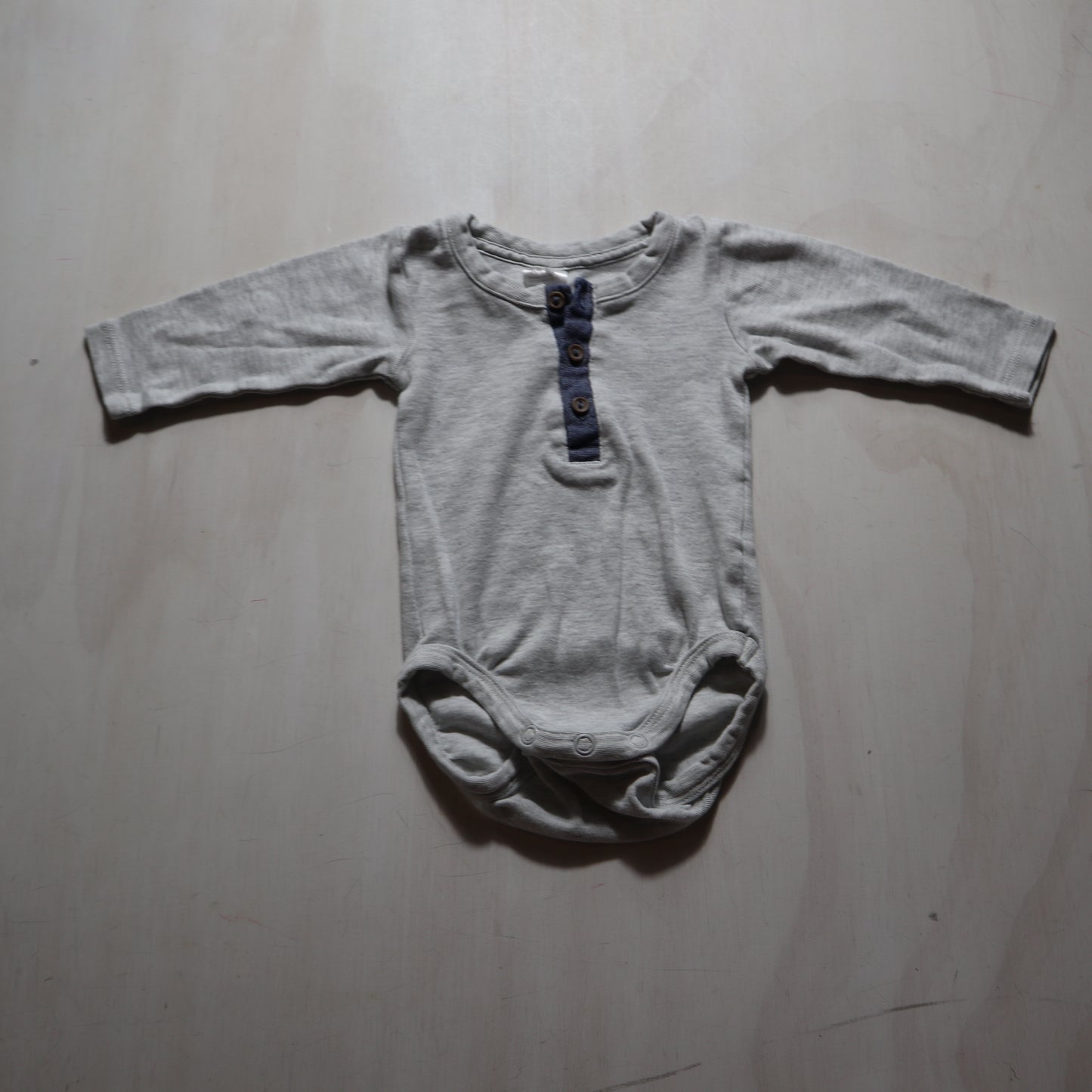 H&M - Onesie (2-4M)