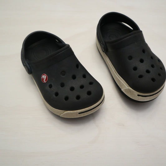 Crocs - Shoes (6/7)