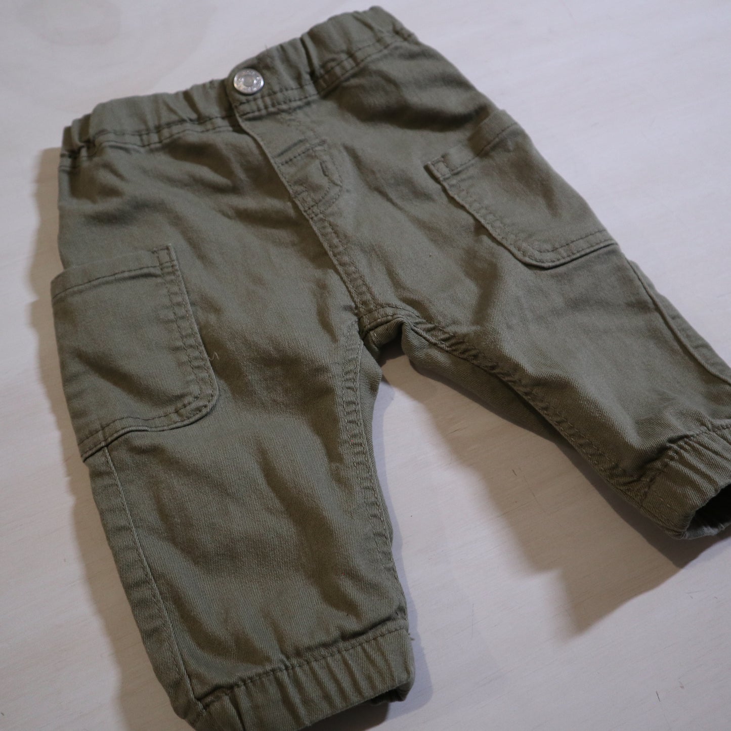 H&M - Pants (4-6M)