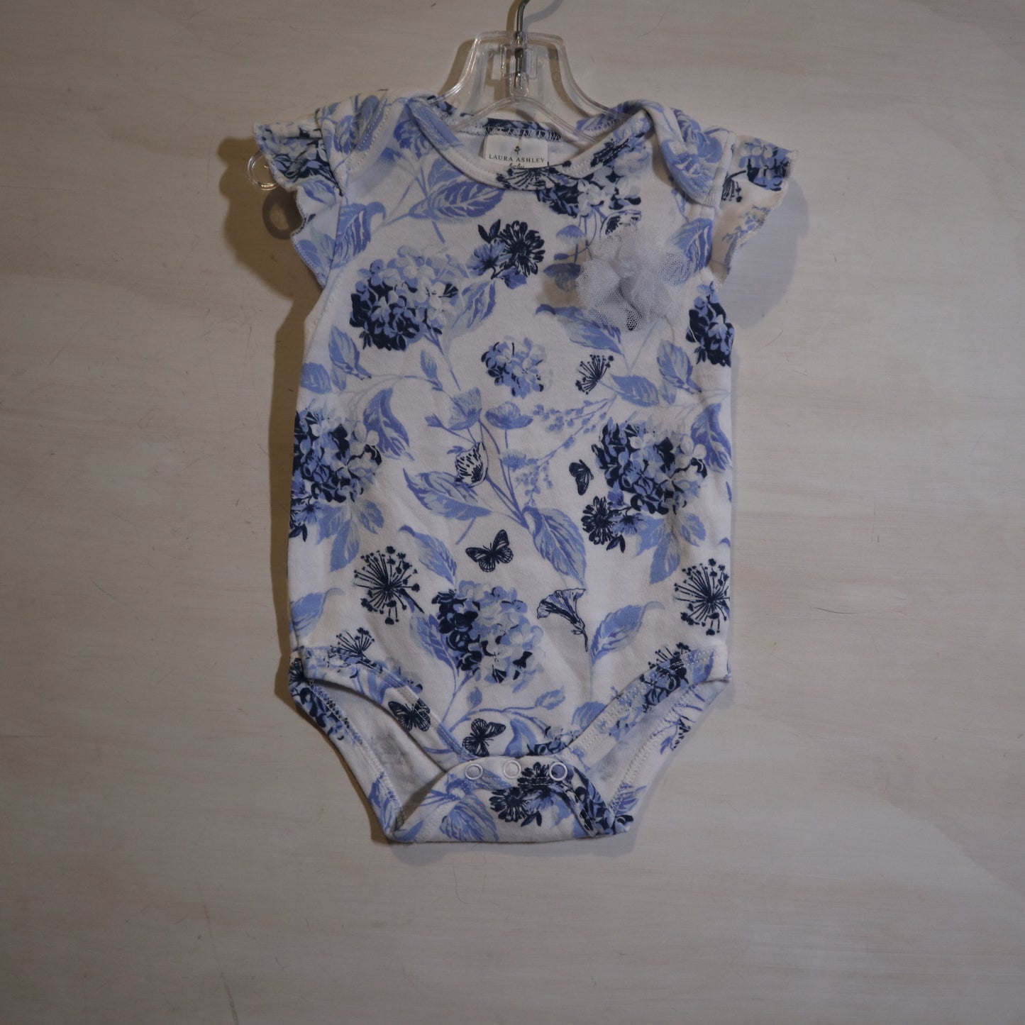 Laura Ashley - Onesie (6-9M)