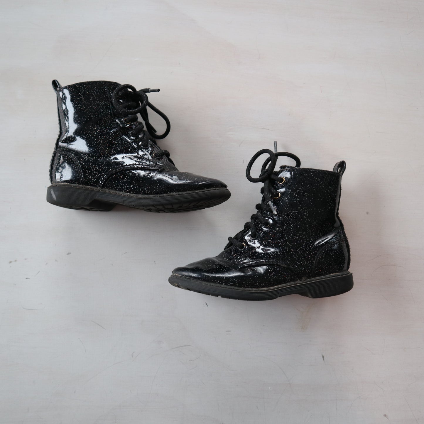 George - Boots (9C)