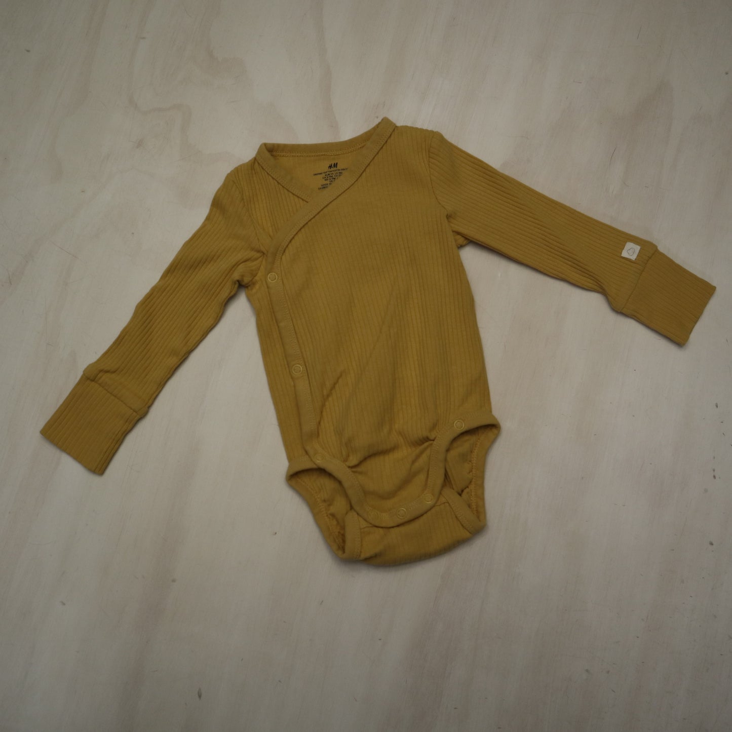 H&M - Onesie (6-9M)