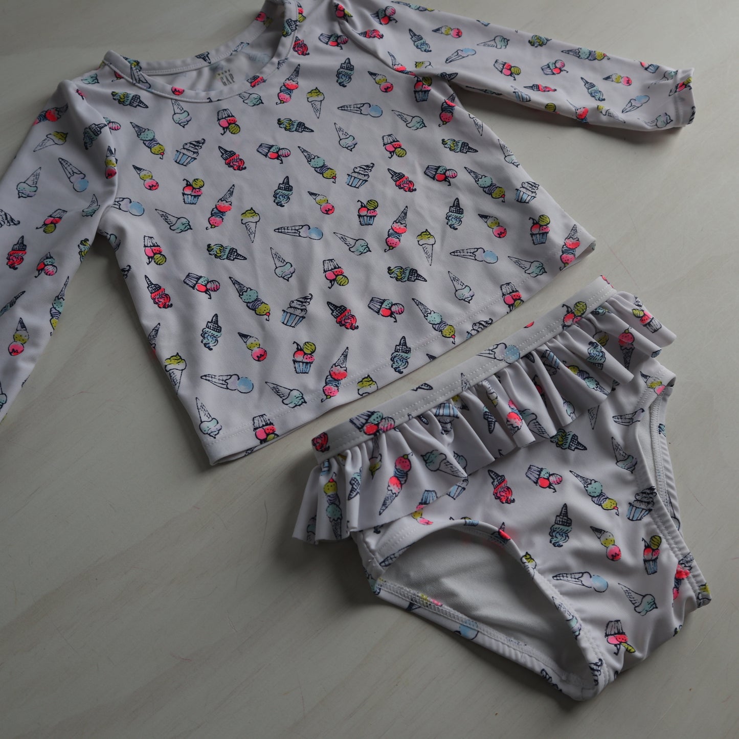 Gap - Swimsuit (6-12M)