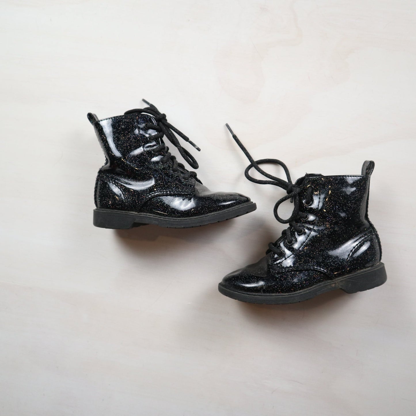 George - Boots (9C)