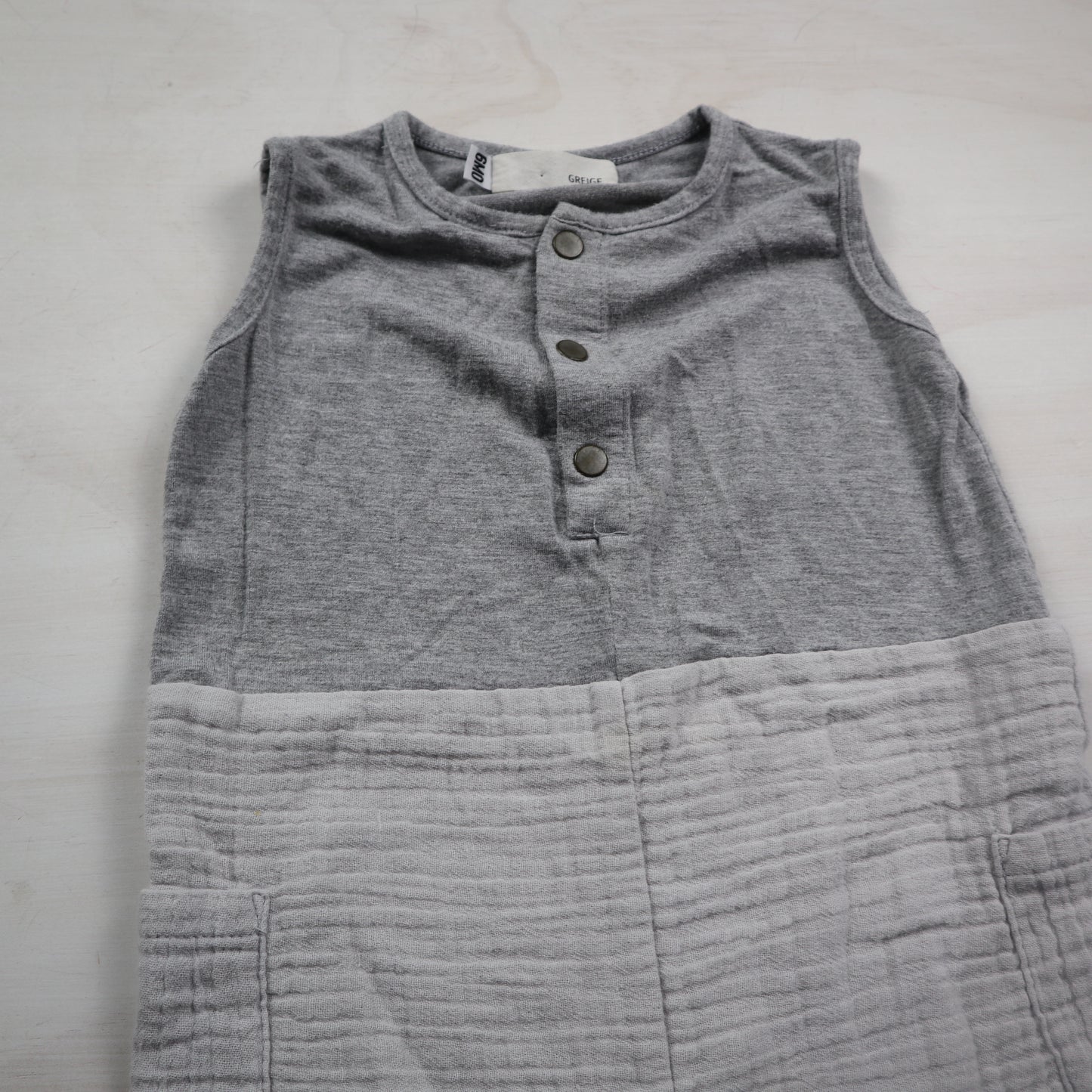 Greige - Romper (6M)