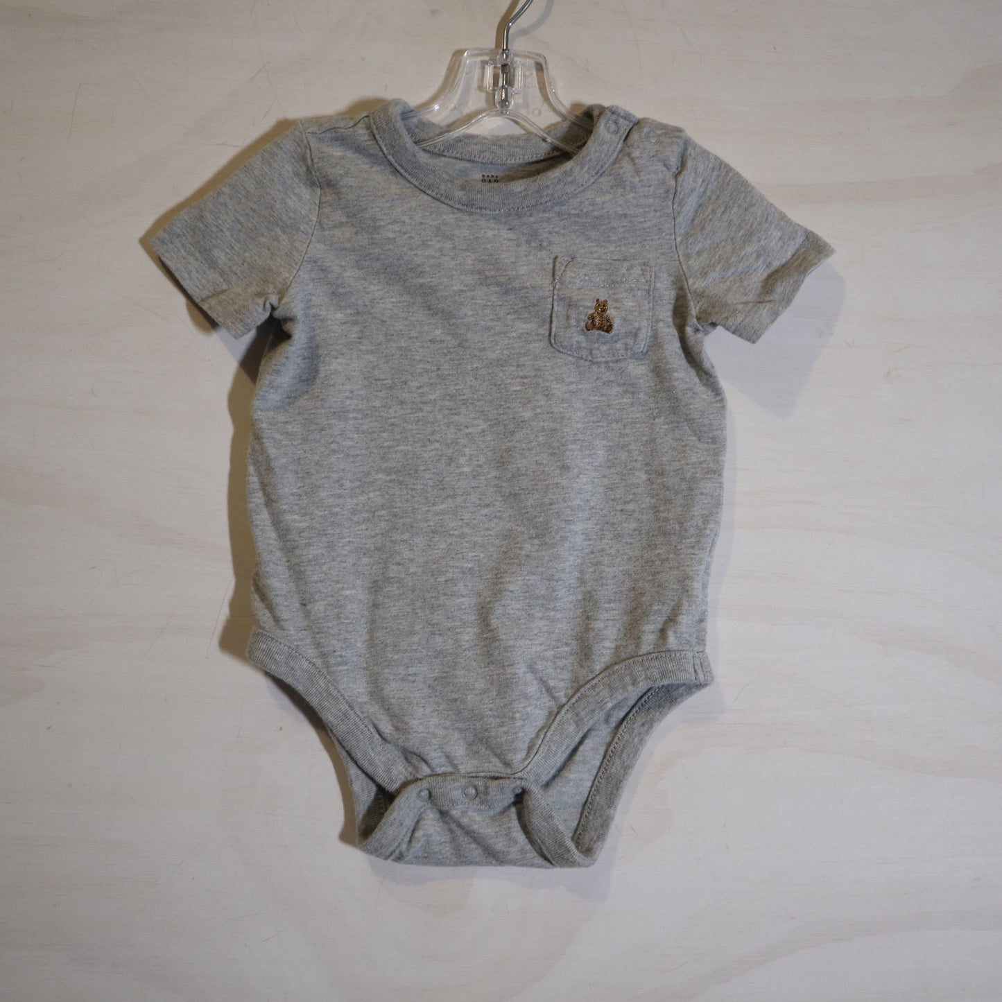 Gap - Onesie (6-12M)