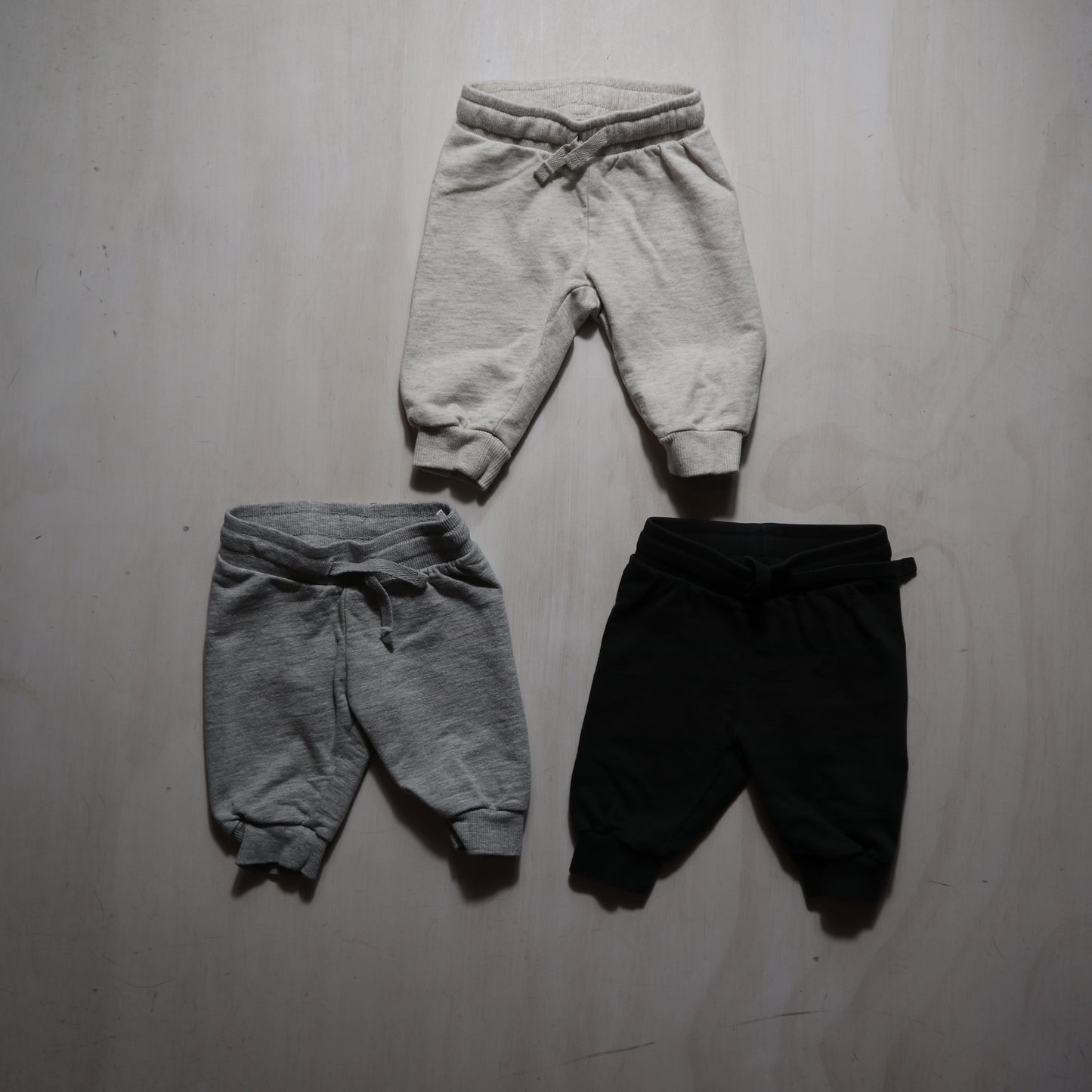 H&M - Pants (1-2M)