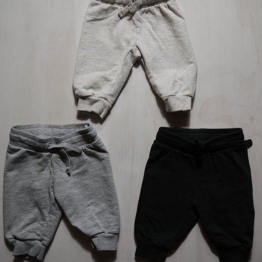 H&M - Pants (1-2M)